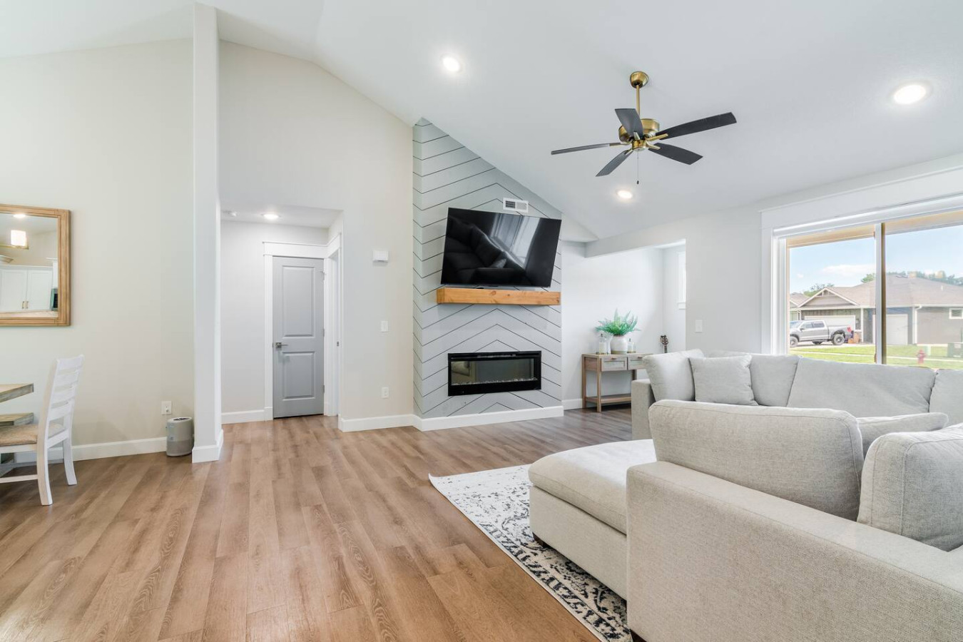 Double Shower, 3bd Centrally Located, TV per room
