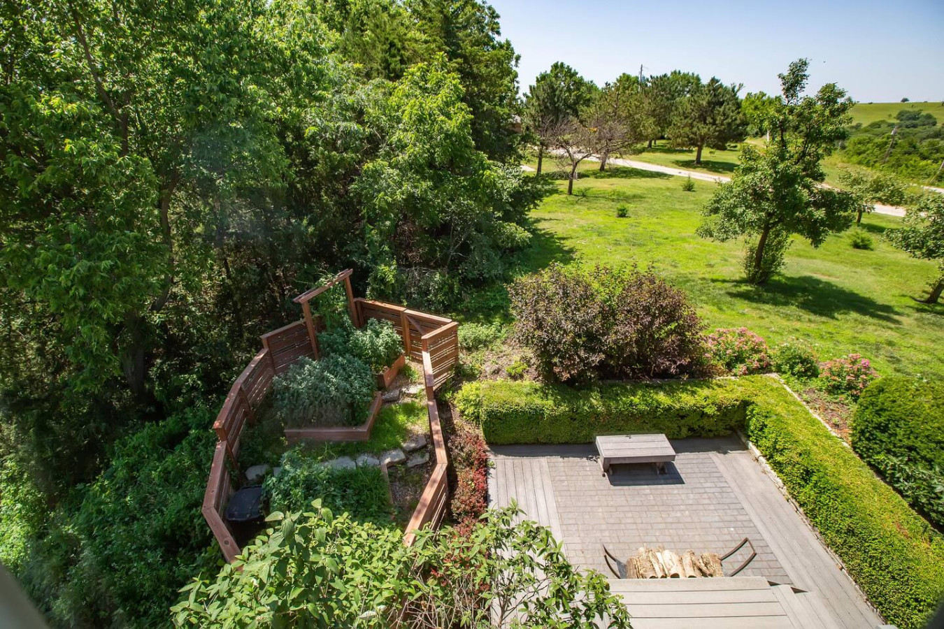 Castle Retreat: Lakeview Luxury