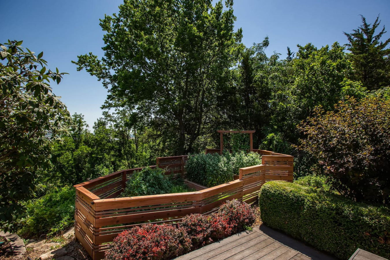 Castle Retreat: Lakeview Luxury