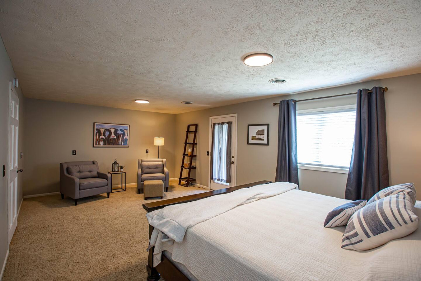 Castle Retreat: Lakeview Luxury