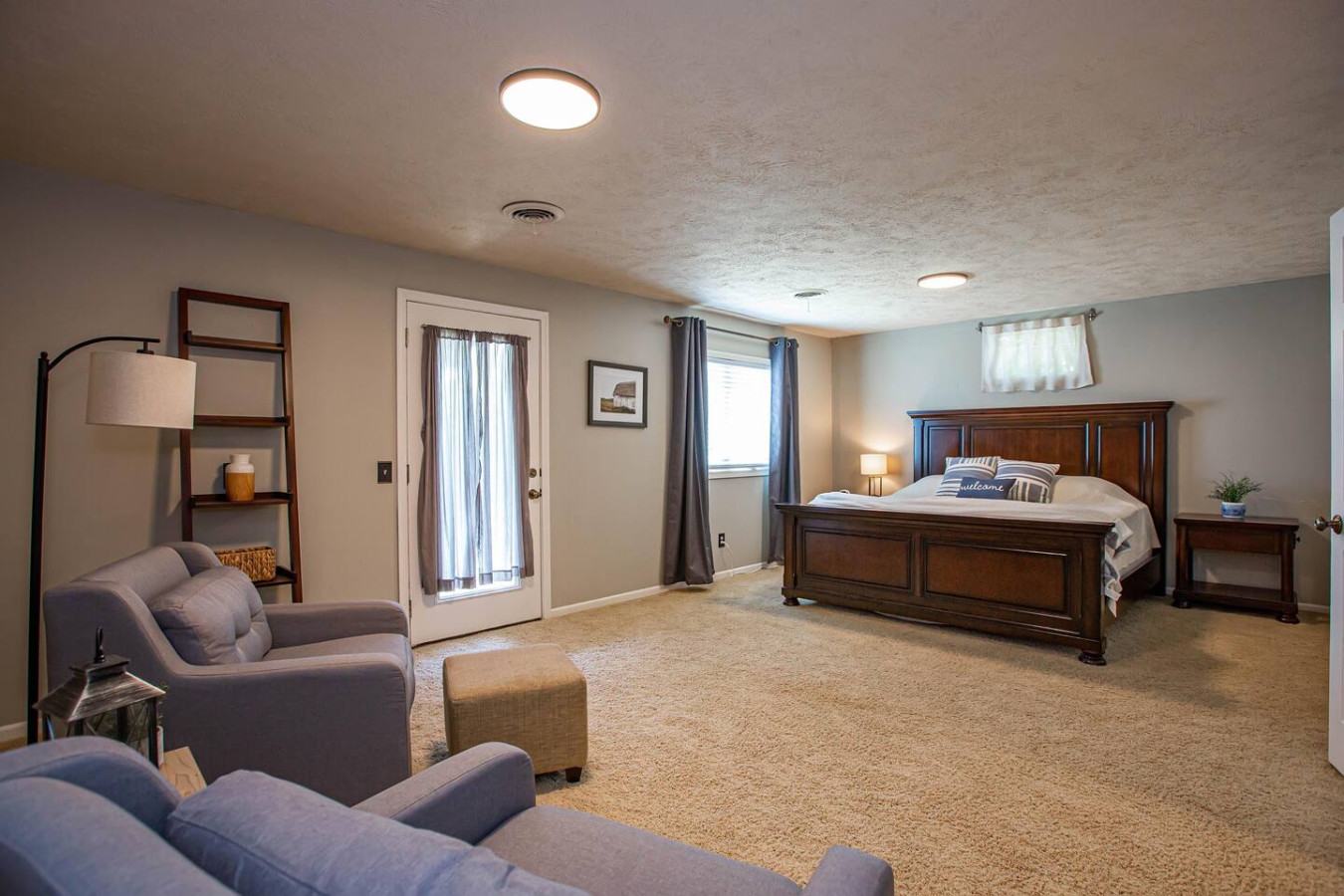 Castle Retreat: Lakeview Luxury