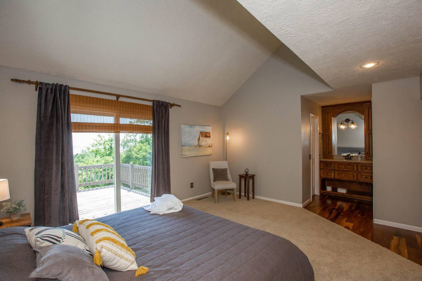 Castle Retreat: Lakeview Luxury