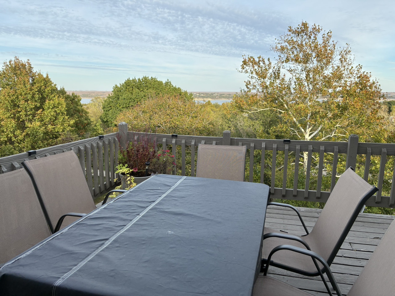Castle Retreat: Lakeview Luxury