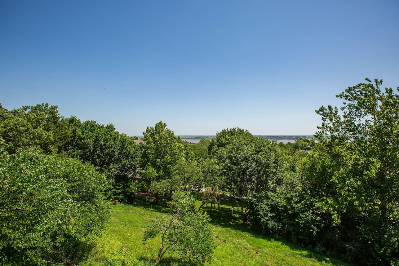 Castle Retreat: Lakeview Luxury