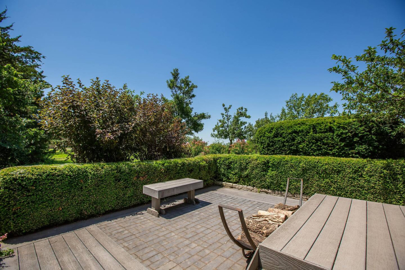 Castle Retreat: Lakeview Luxury