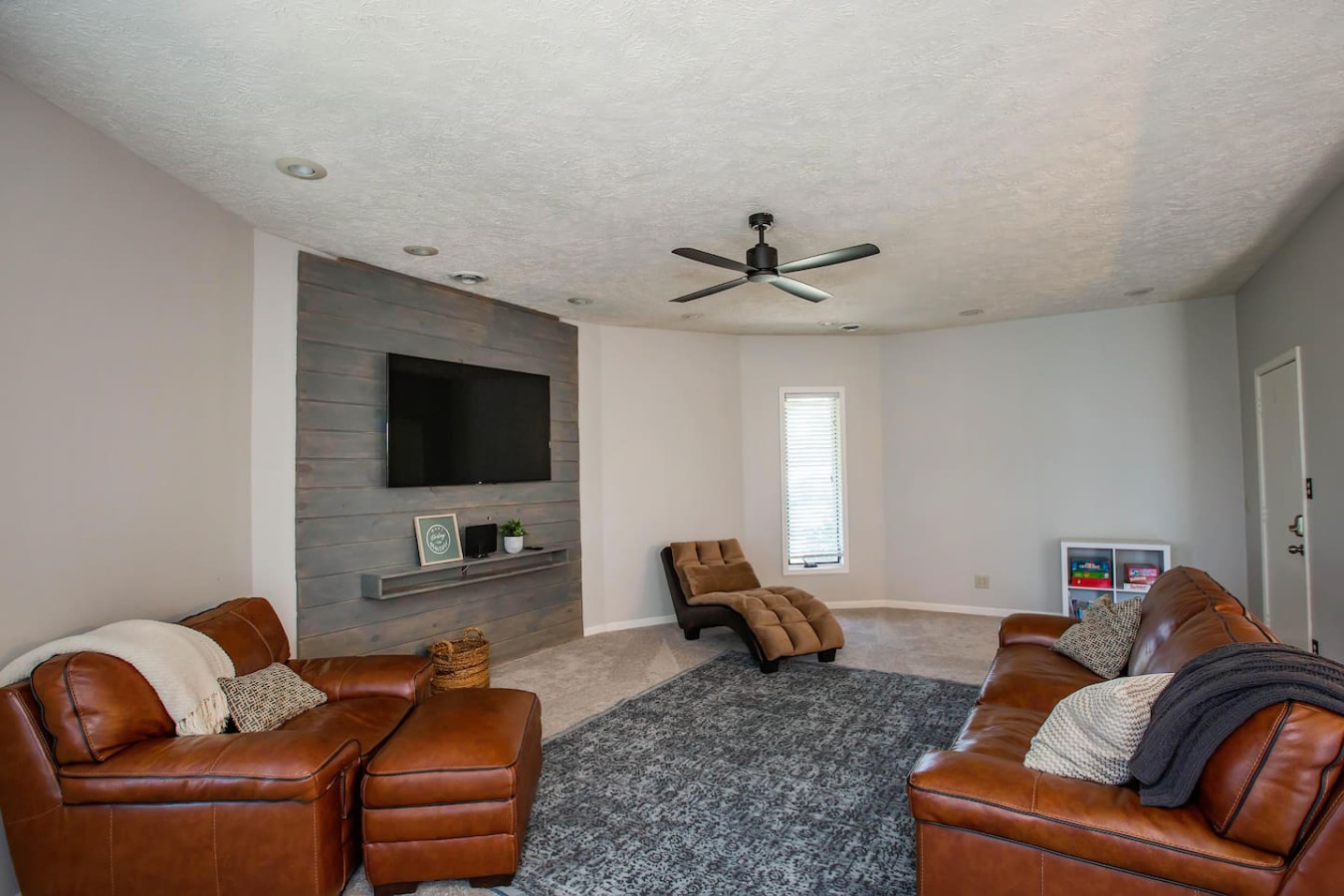 Castle Retreat: Lakeview Luxury