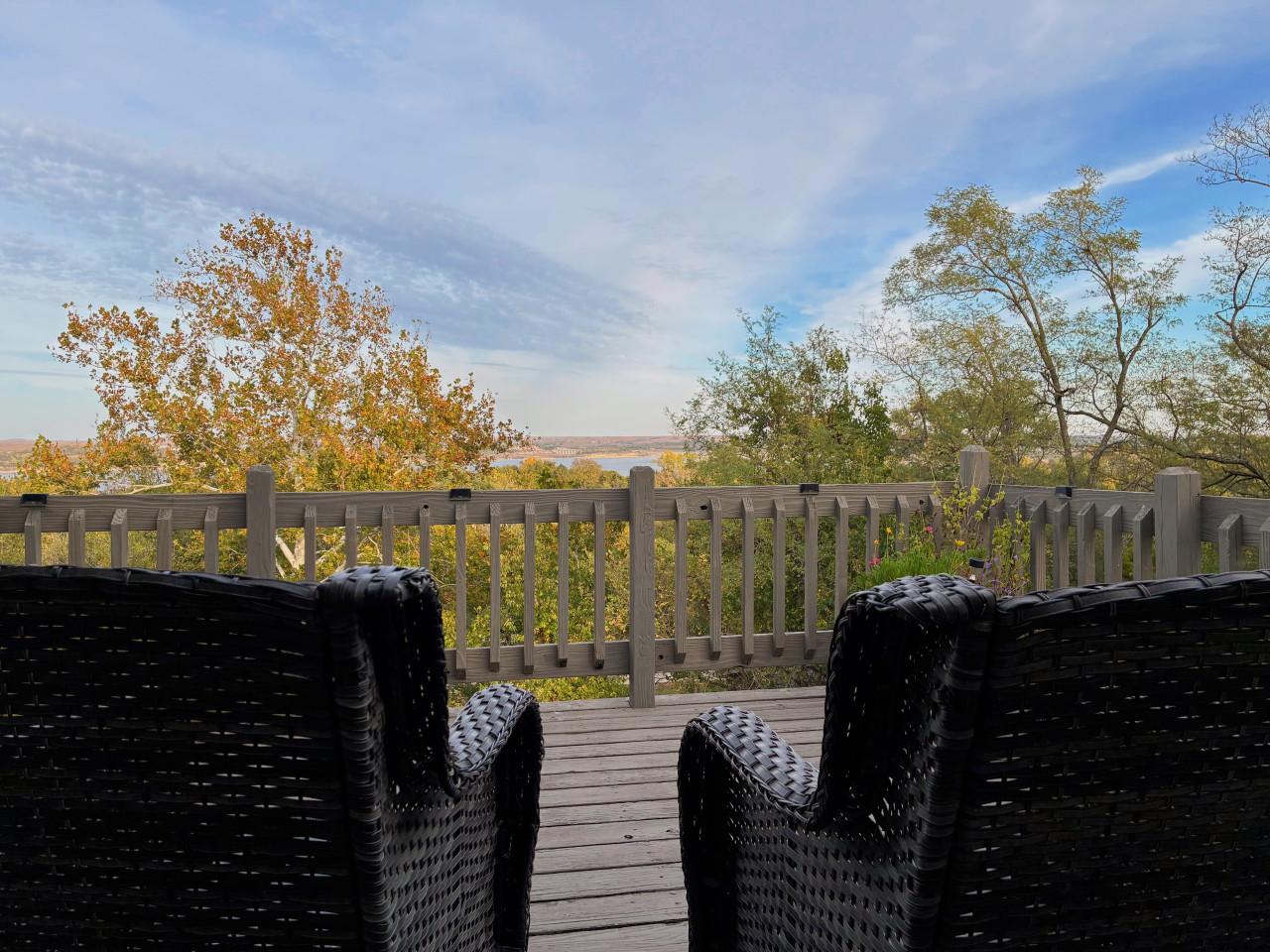 Castle Retreat: Lakeview Luxury