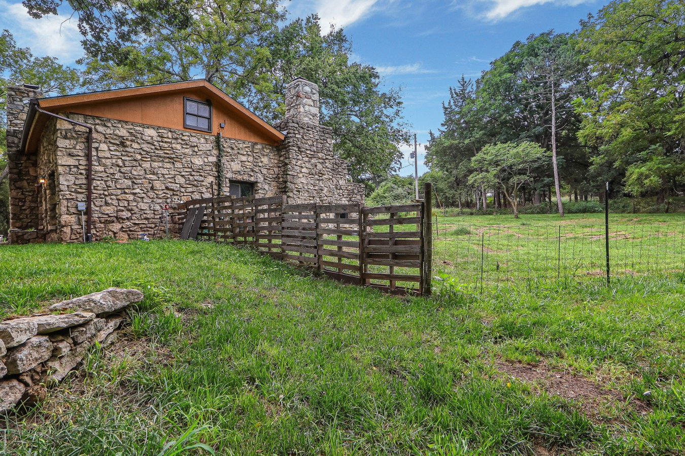 Peaceful Lake Cabin 3BD - Surrounded by Nature