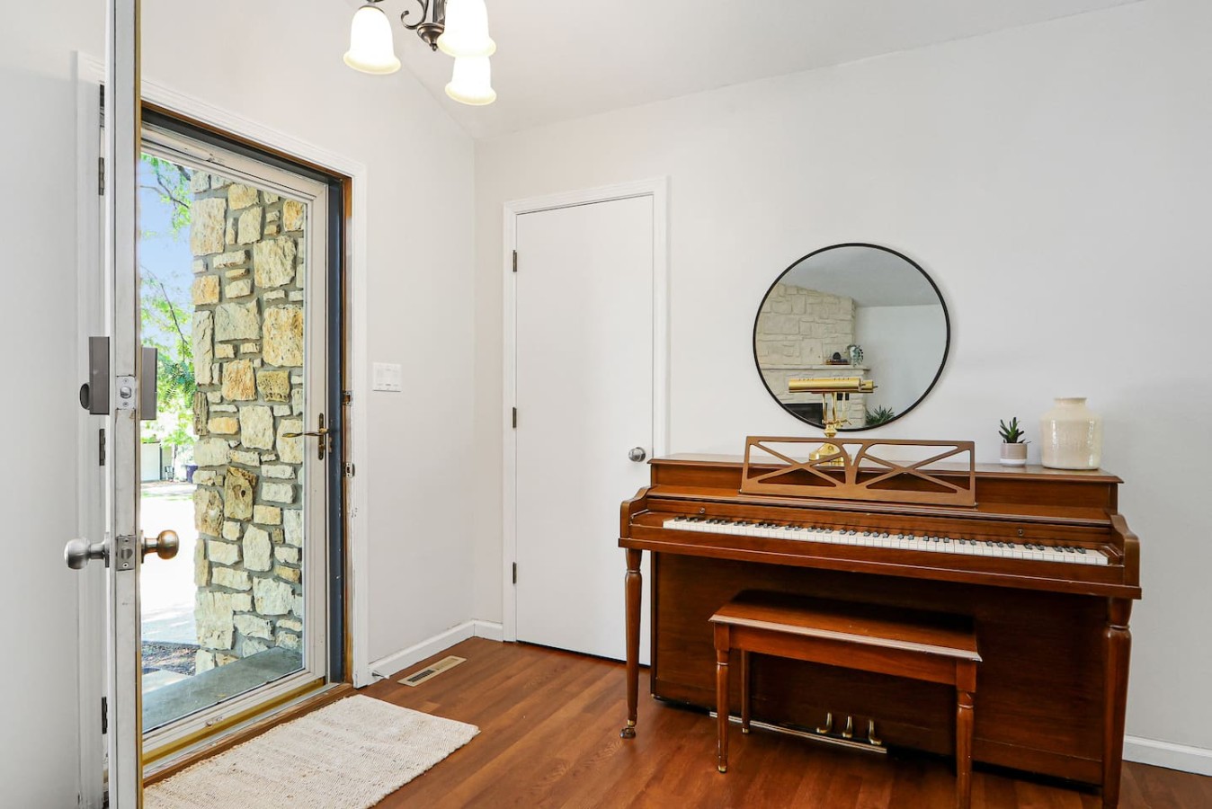 Family favorite: theater, clubhouse, toys, 4BR/3BA