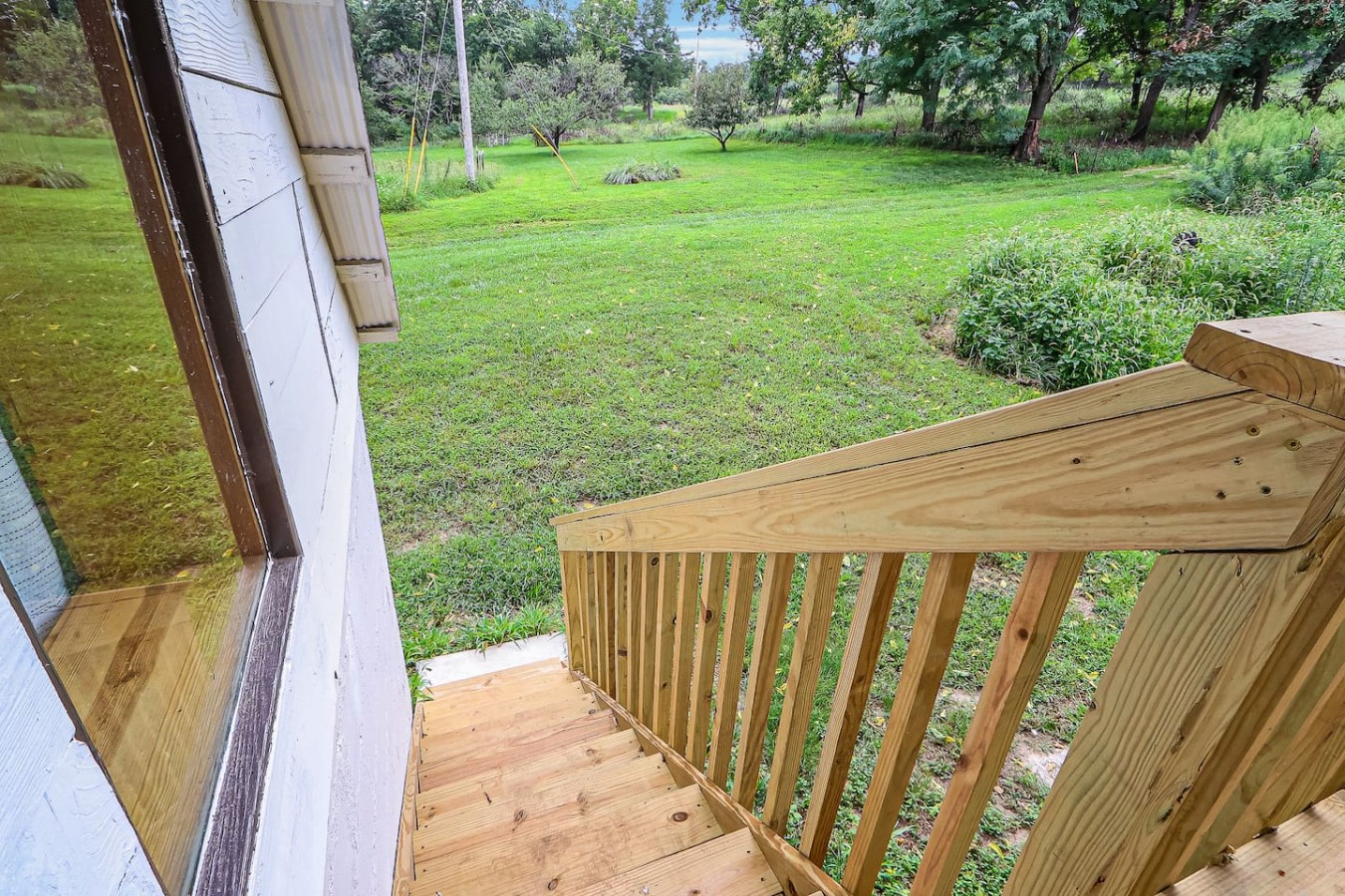 Unique Wood Loft Escape, Lake Views, 1BD/1BTH