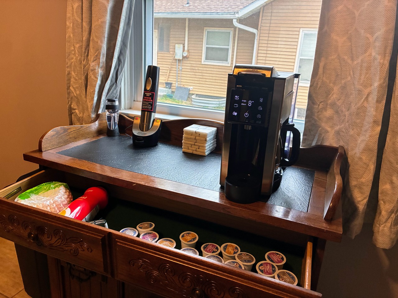Unique & Cozy 3BD/2.5BA Home, Screened Porch, Loft