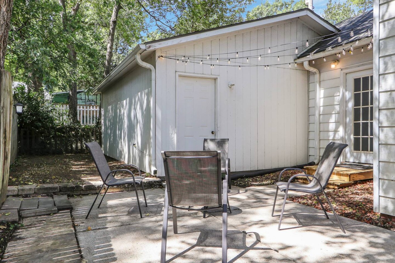 Unique & Cozy 3BD/2.5BA Home, Screened Porch, Loft