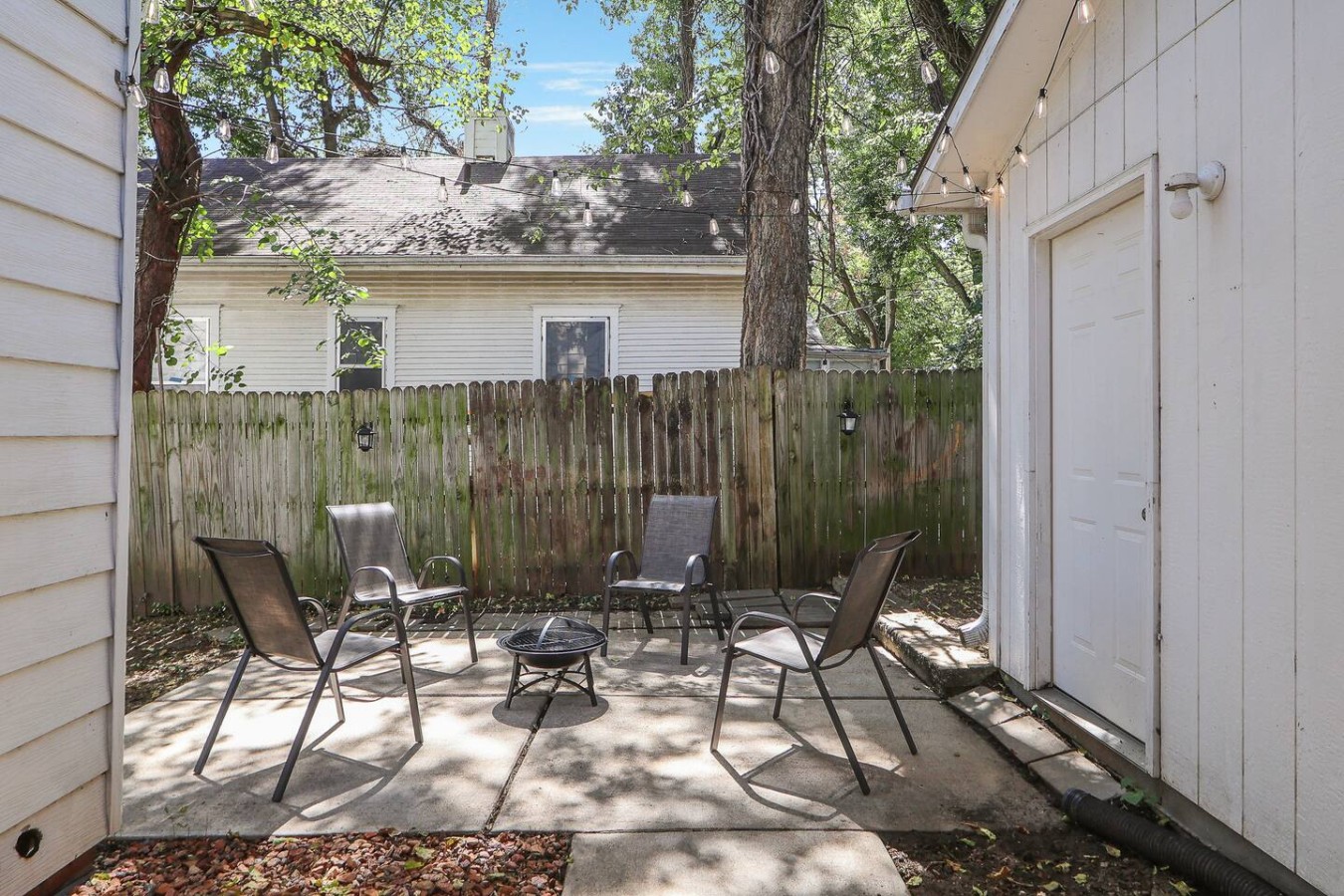 Unique & Cozy 3BD/2.5BA Home, Screened Porch, Loft