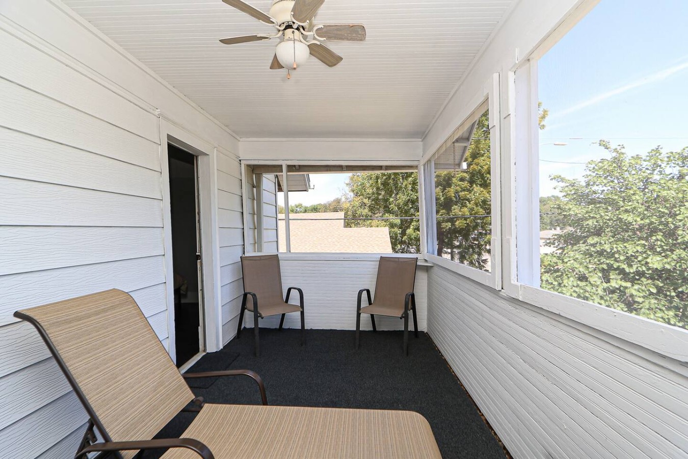 Unique & Cozy 3BD/2.5BA Home, Screened Porch, Loft
