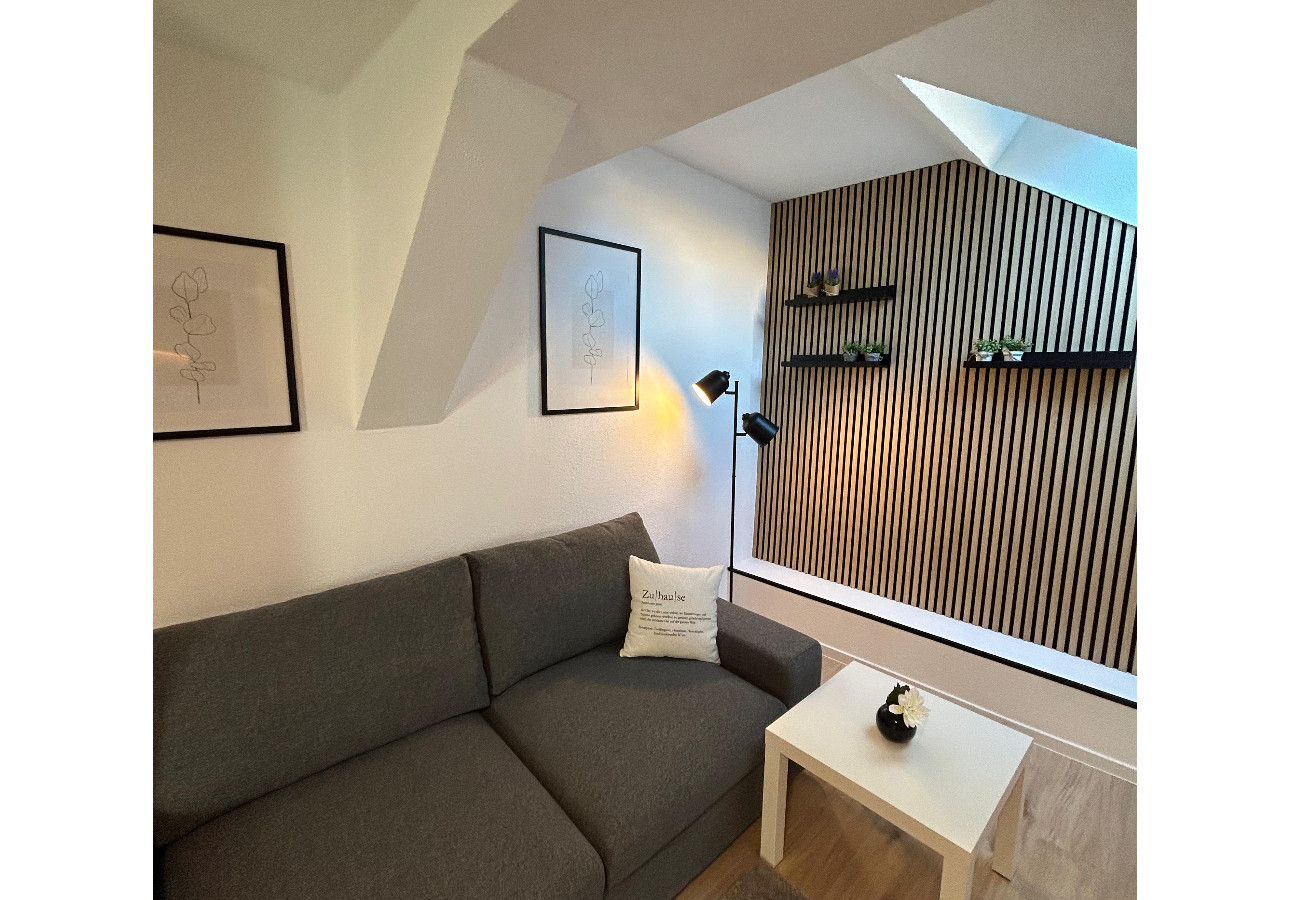 Top-Floor Hideaway for Two in Karlsruhe-Mühlburg – APOLONIAliving