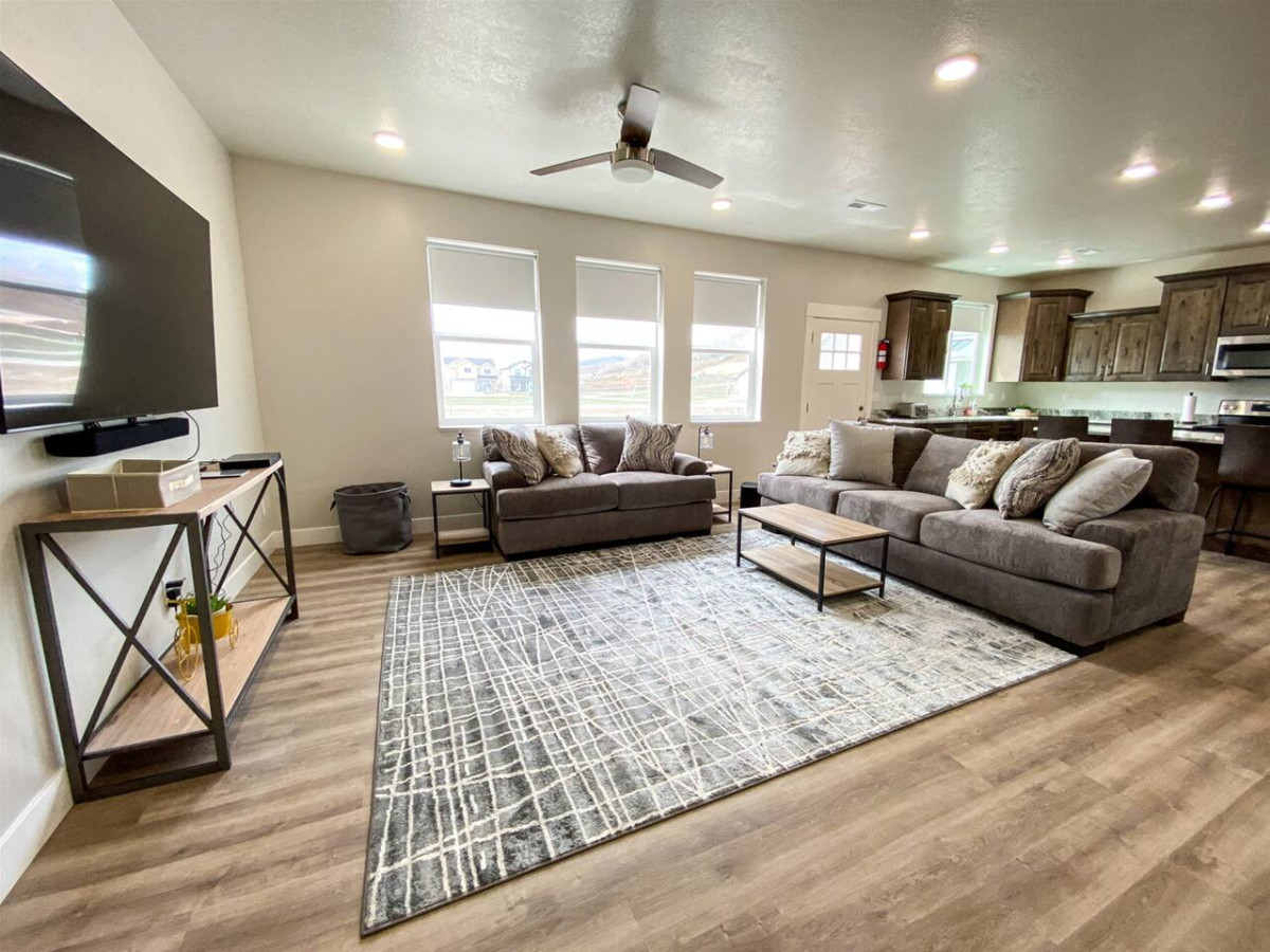 Beautiful Home-Rendezvous Retreat in Lochwood — Garden City, UT — vacation rental