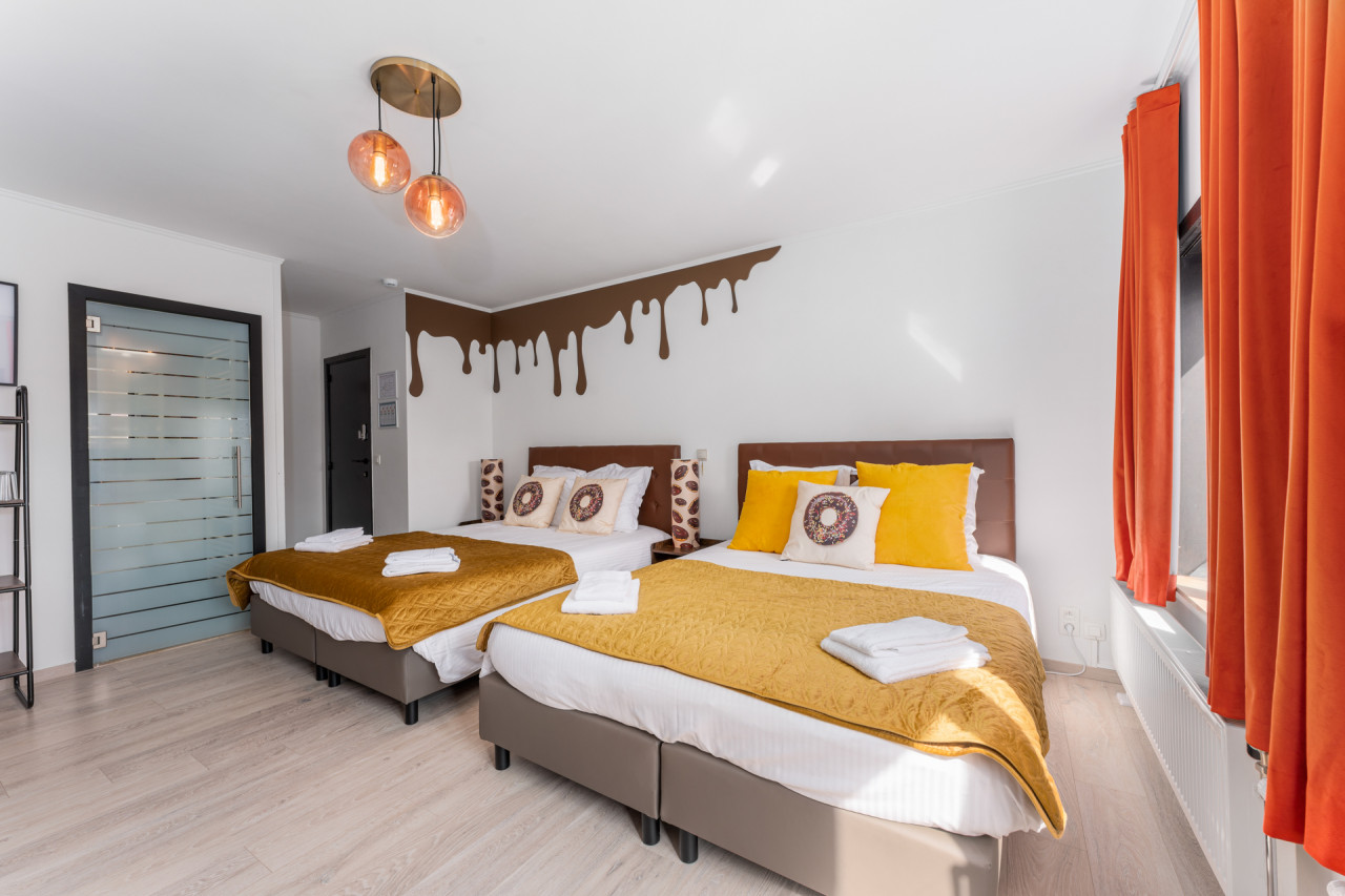 Our Giant Chocolate Donut Room - Chocolate Suite in Bruges - 1/19