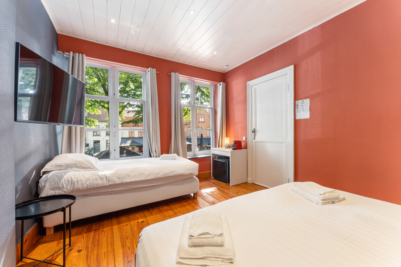 Room with view on old city square photo 4