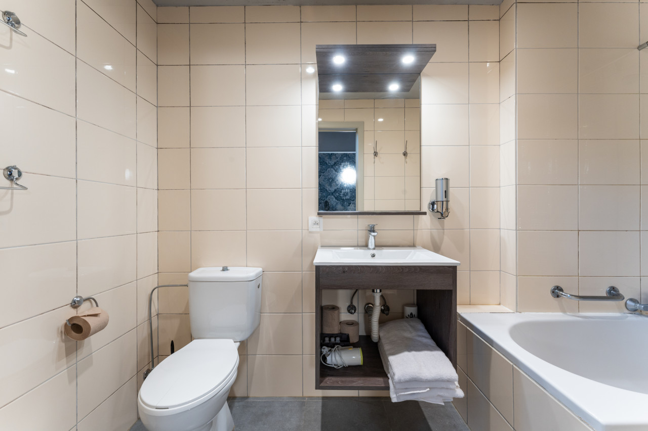 Cozy Historical Triple Room in Bruges Center - Photo 4