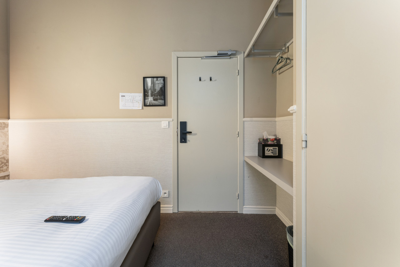 Historic Double Room in Bruges Center - Photo 5