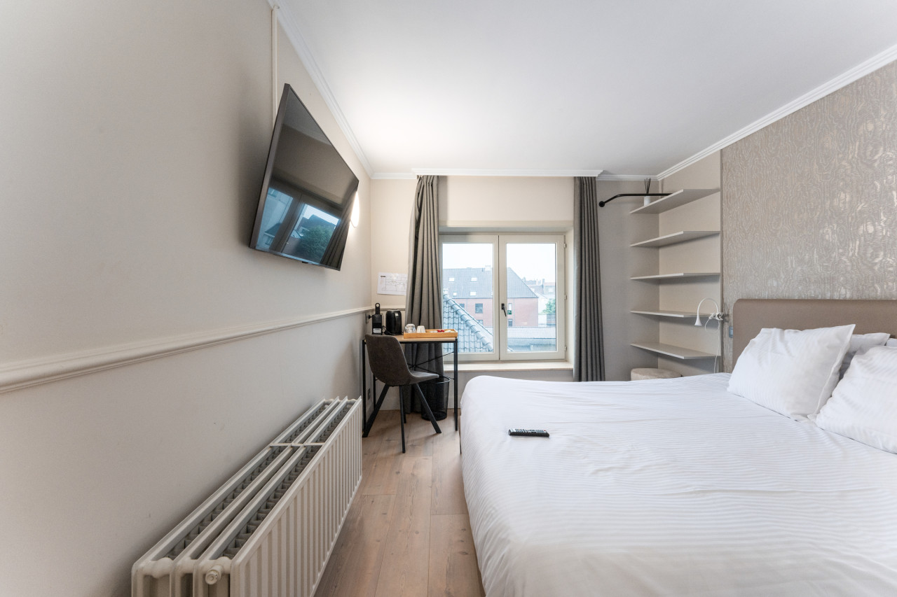 Romantic Double Room in Bruges Center - Photo 2