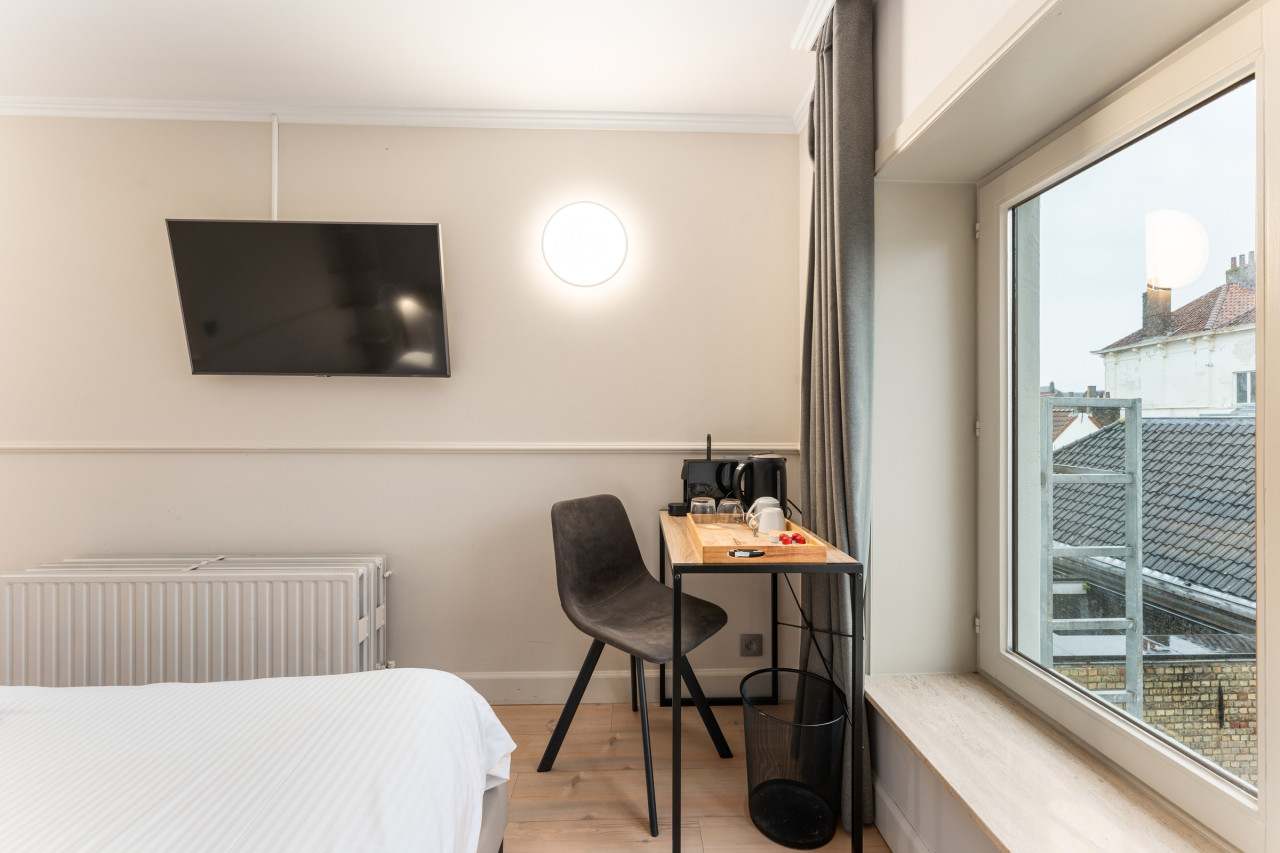 Romantic Double Room in Bruges Center - Photo 3