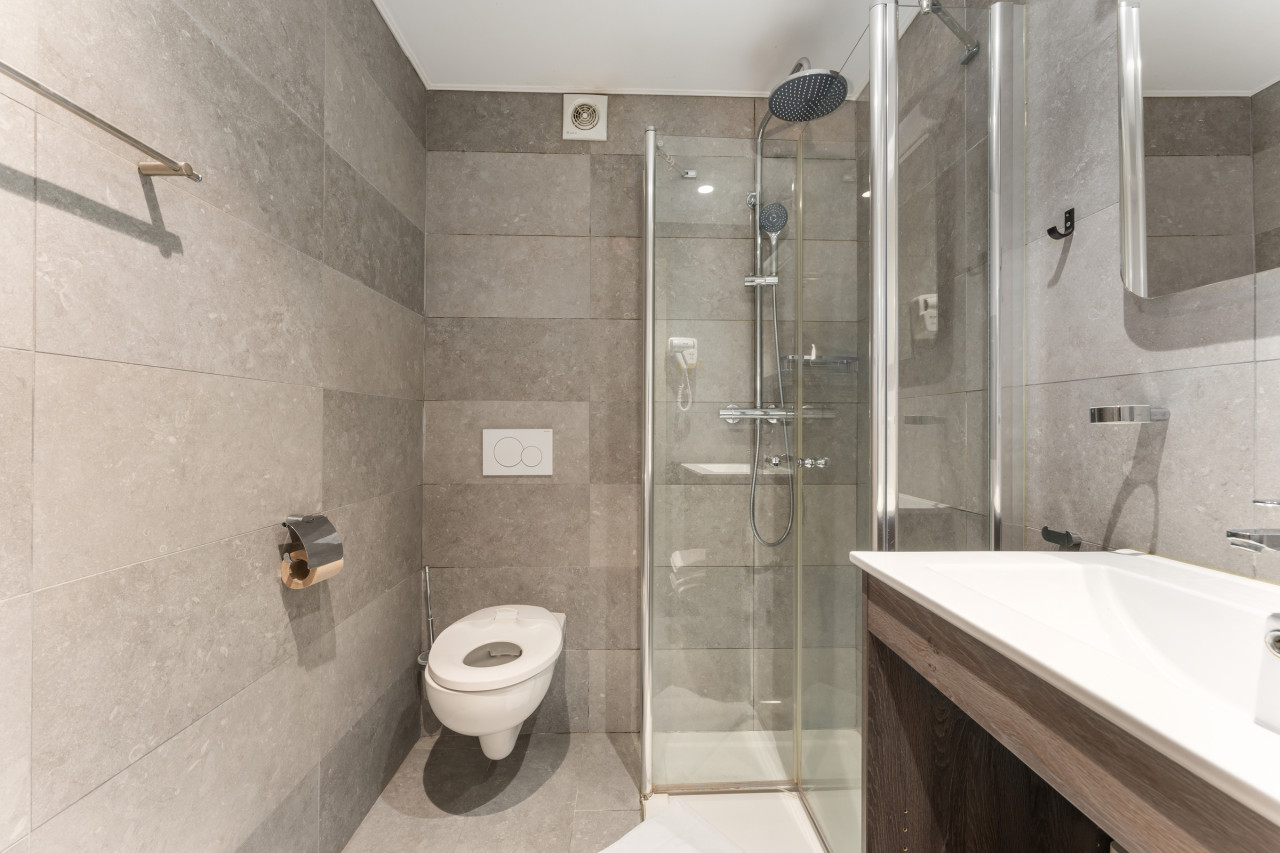 Spacious Triple Room in Historic Bruges - Photo 5