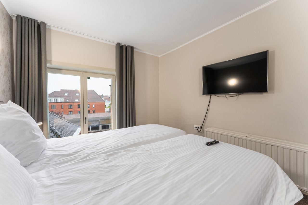 Elegant Twin Room in Bruges’ Heart - Photo 4