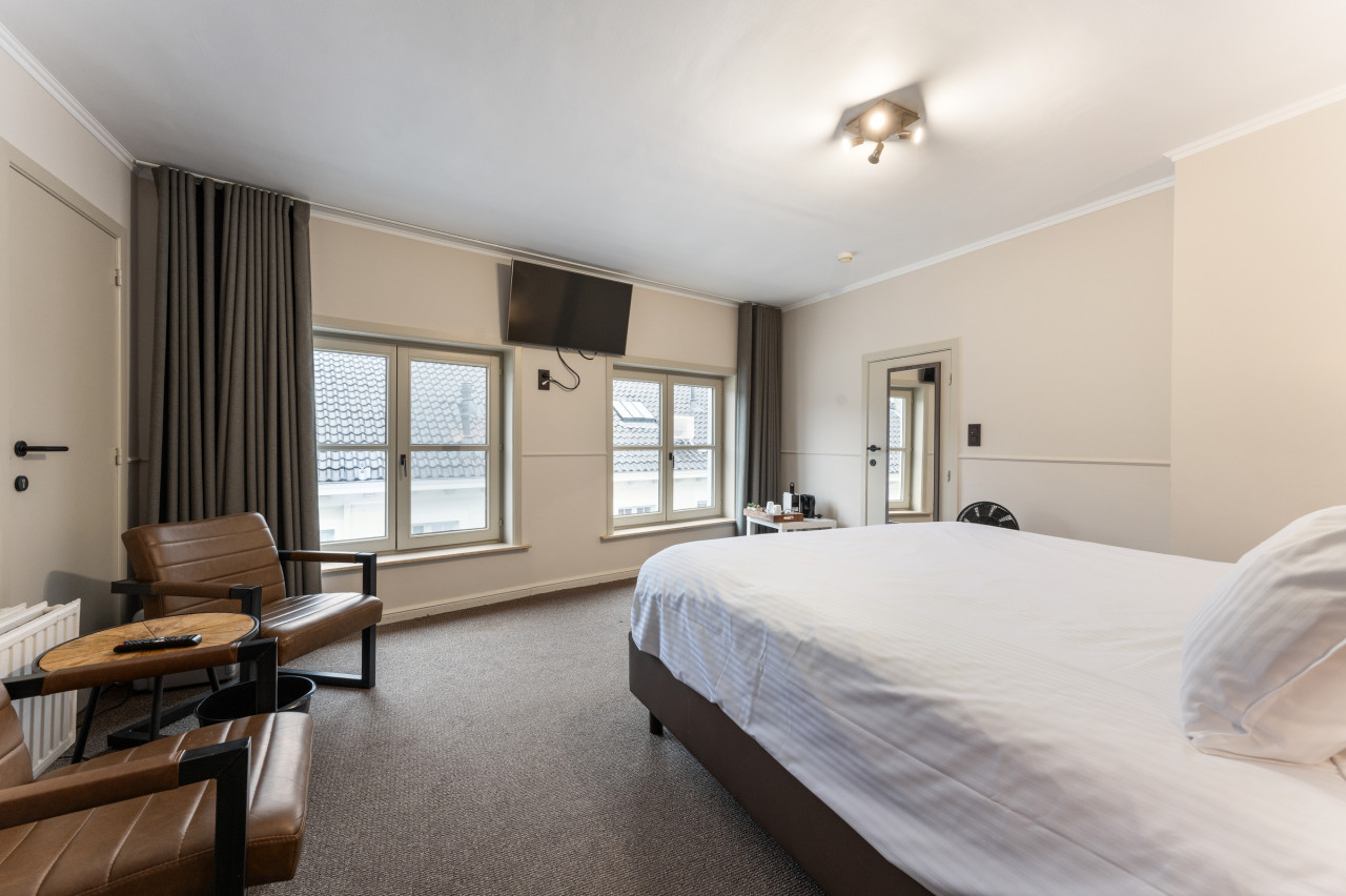 Contemporary Double Room in Bruges’ Heart - Photo 5