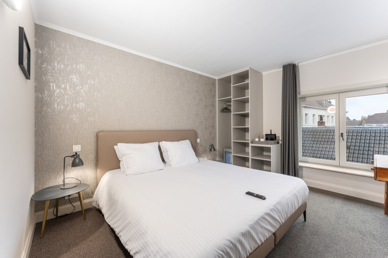 Charming Double Room in Historic Hotel - Hotel Karel de Stoute Bruges - Photo 1
