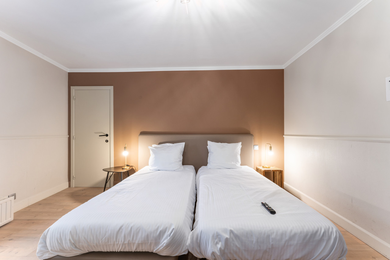 Quiet Twin Room in Historic Bruges - Photo 4