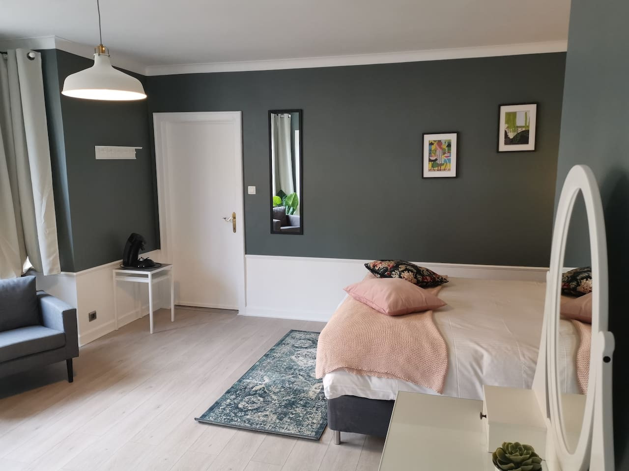 Spacious Quadruple Suite photo 3