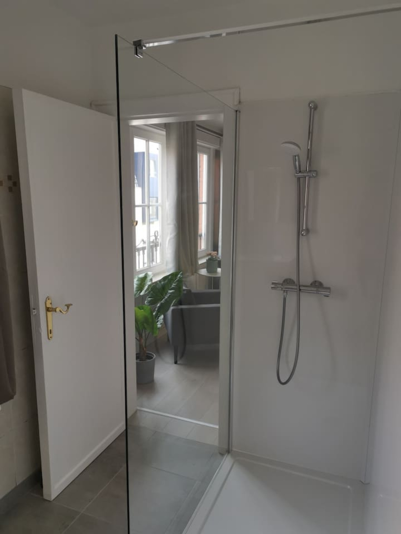 Spacious Quadruple Suite photo 24