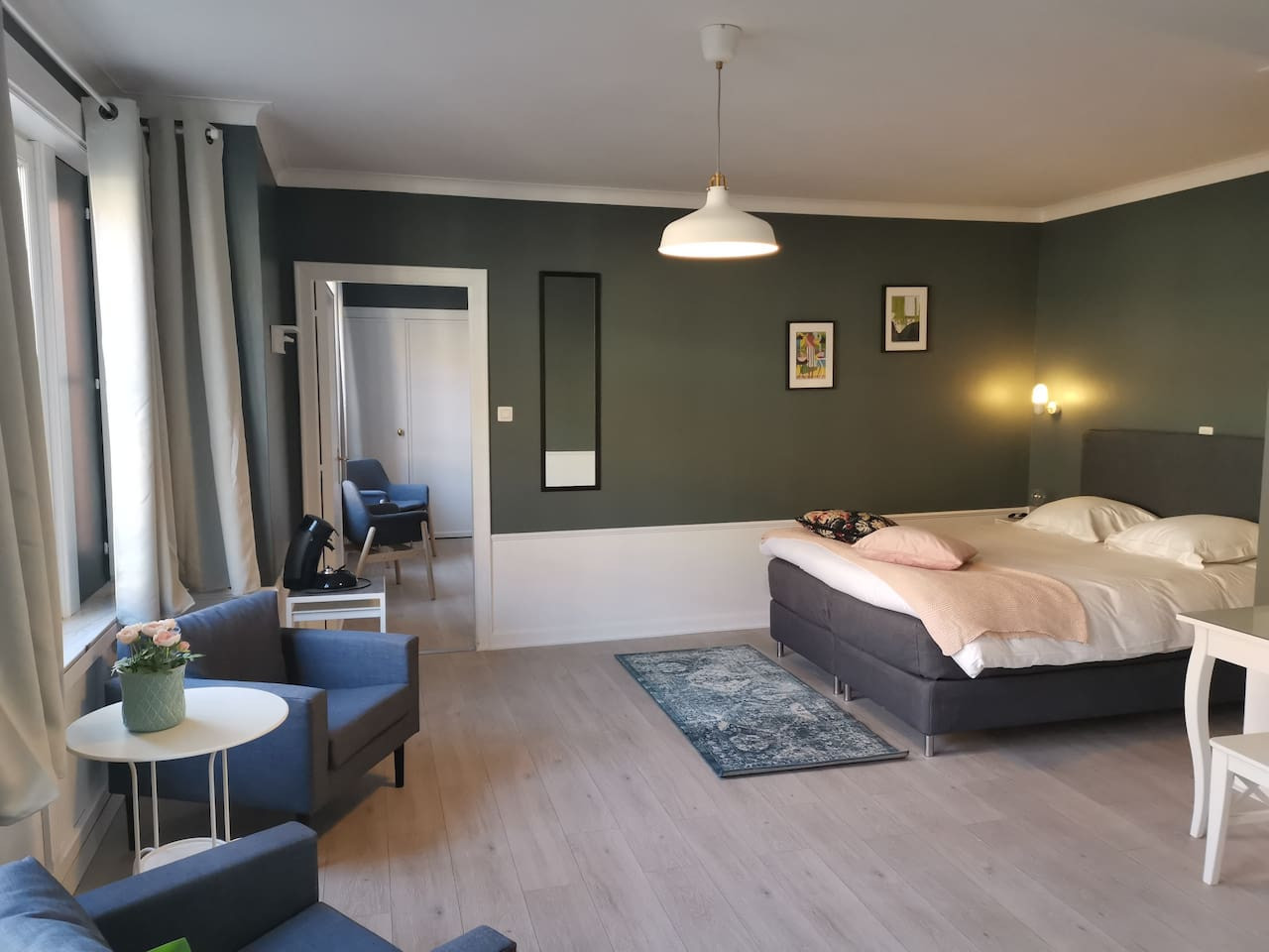 Spacious Quadruple Suite photo 12