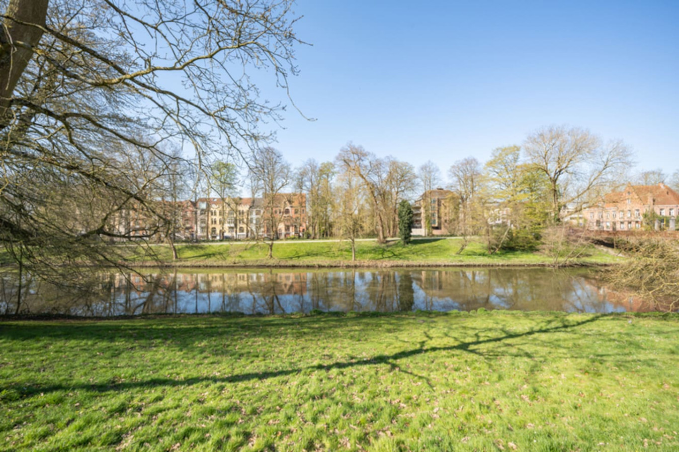 Global Groove Room 9