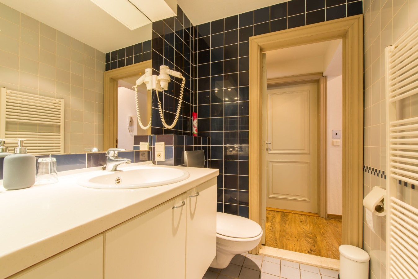 The Swan Apartment photo 5