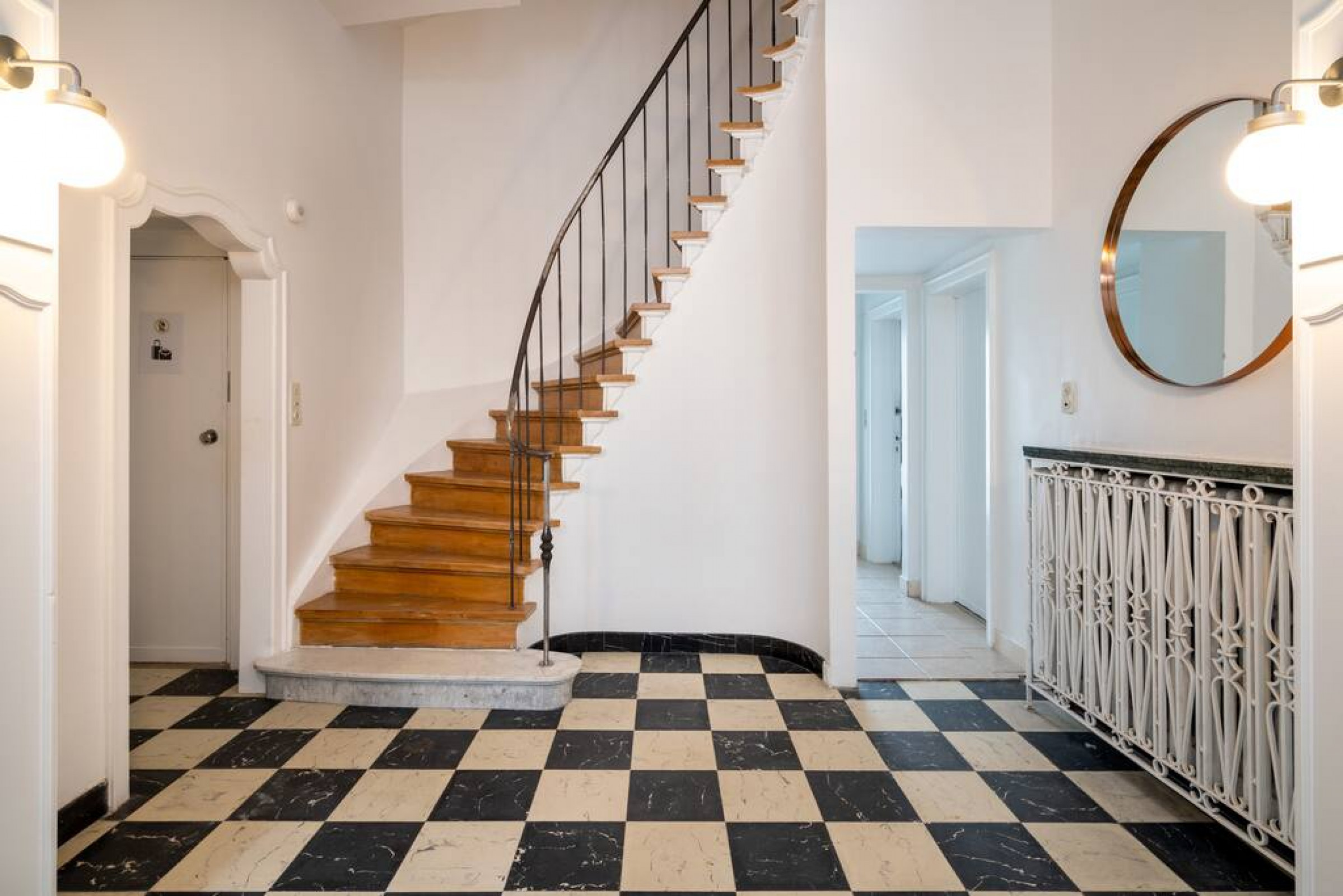 The Rose Tree photo 4