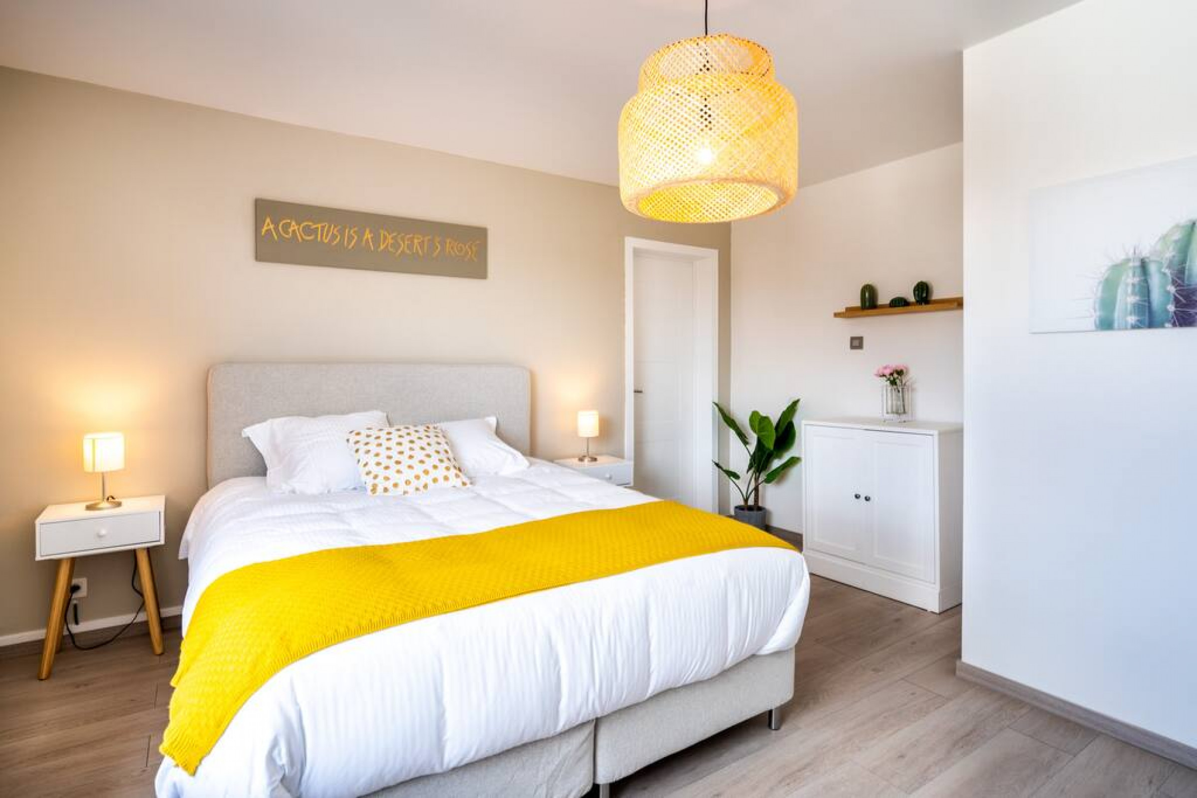 The Desert Rose photo 3