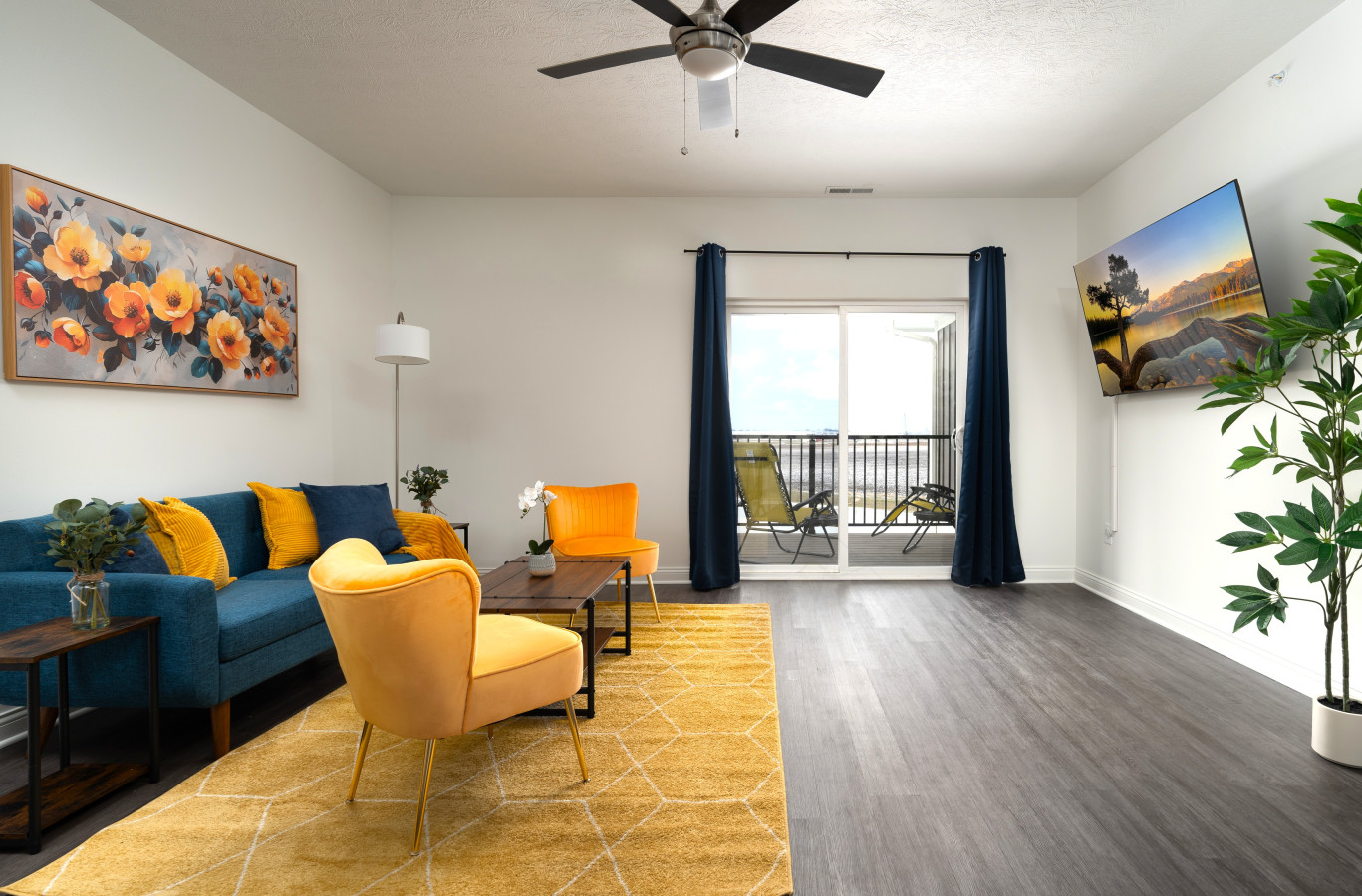 20mins DT Indy | Sleeps 4 | Golden Sun SpaciousGym