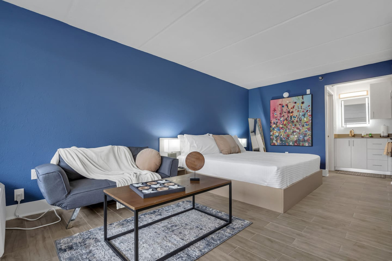7 mins to Disney King Bed & Pool + Free Parking