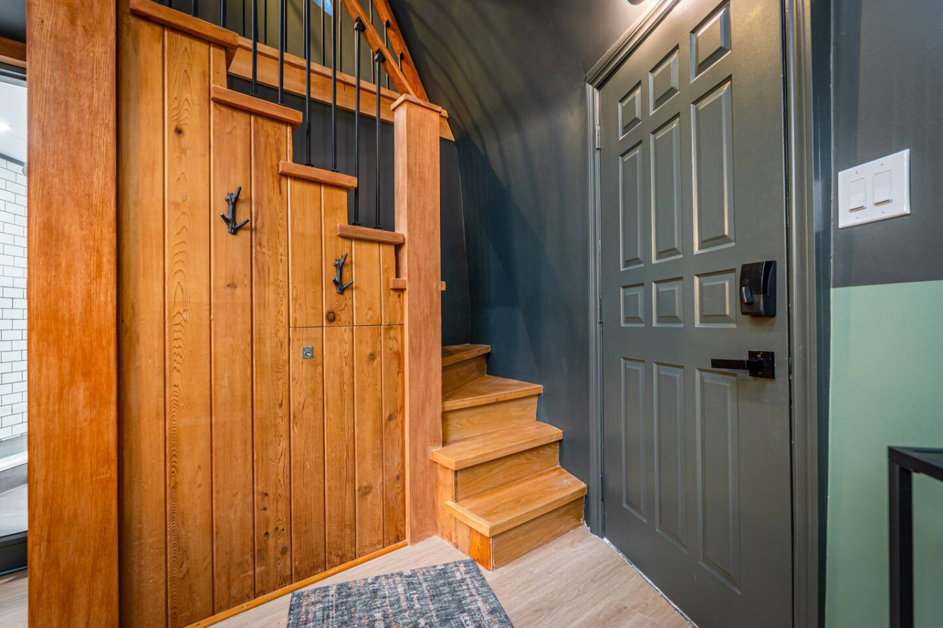 Unique Muskoka Retreat w/ Hot Tub on 10 Acres