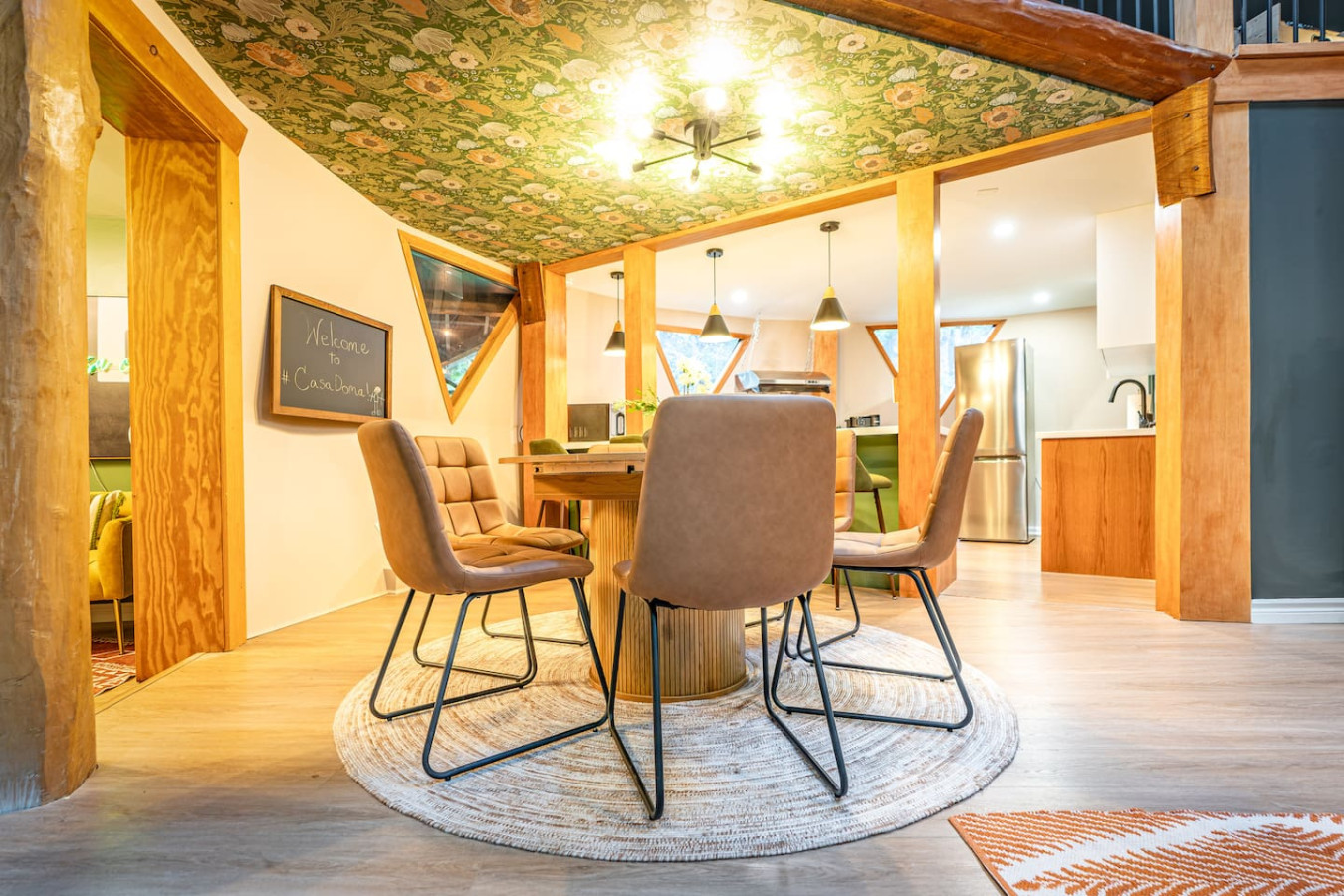 Unique Muskoka Retreat w/ Hot Tub on 10 Acres