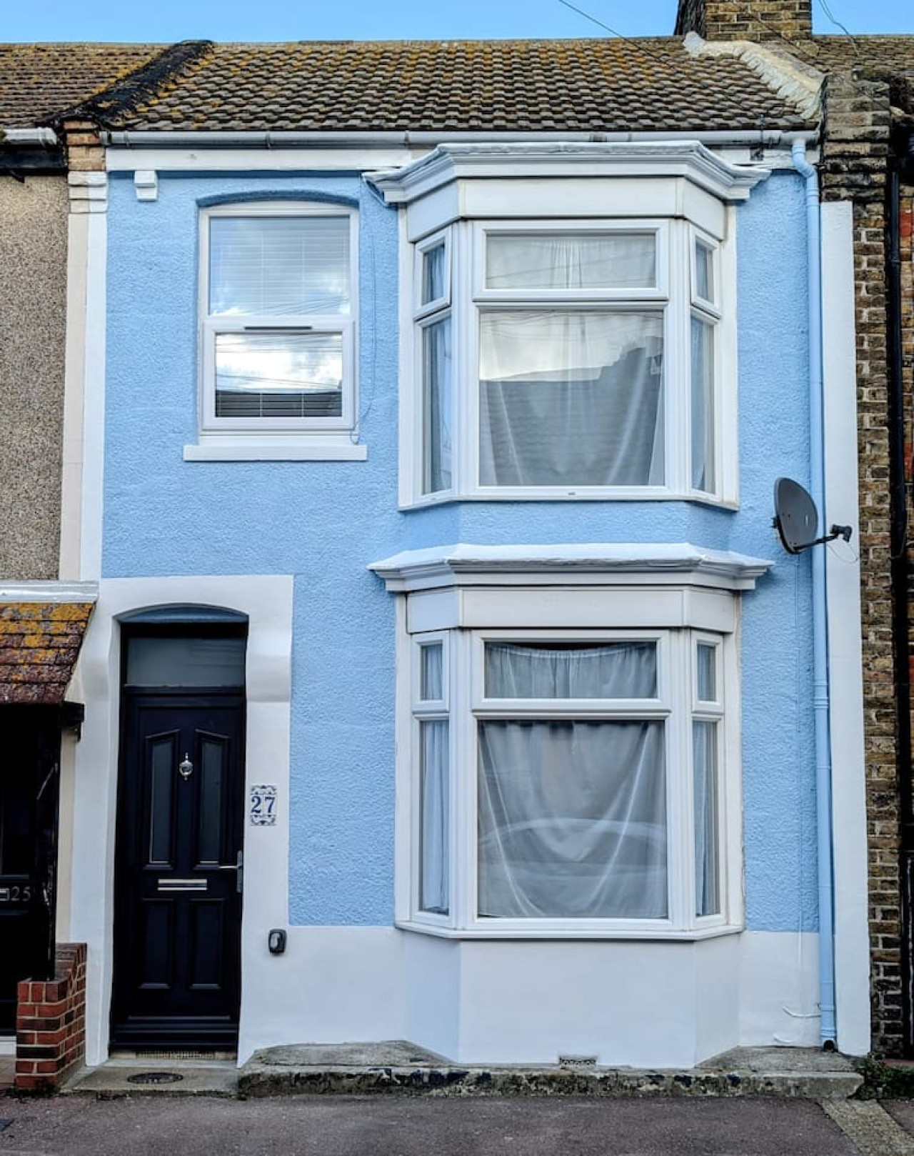 Margate | Cosy Cottage | 5 mins Old Town & Beach | Decked Garden in Blue Shells Cottage, 27 Brockley Road - Property image 49 - VivreStays