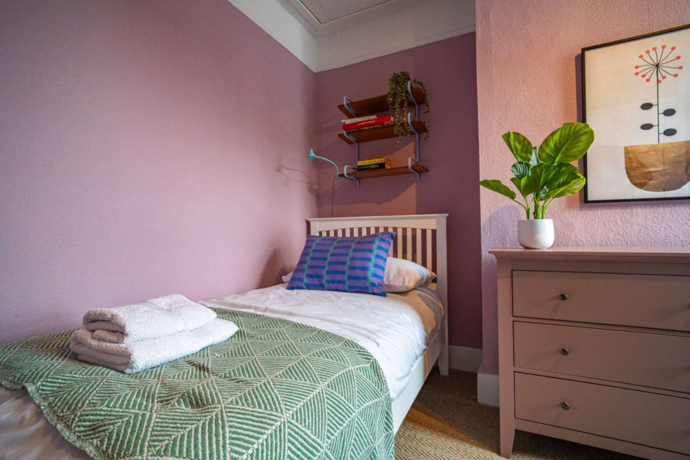 Ramsgate |Charming Seaside Cottage |Garden in 12 Rodney Street - Property image 33 - VivreStays
