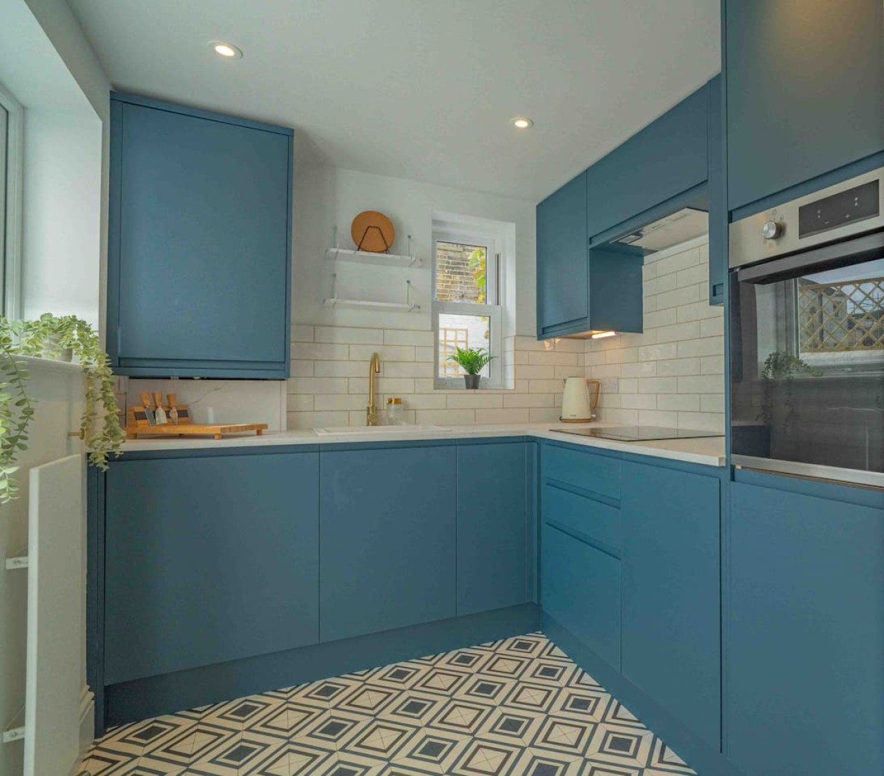 Ramsgate |Charming Seaside Cottage |Garden in 12 Rodney Street - Property image 17 - VivreStays