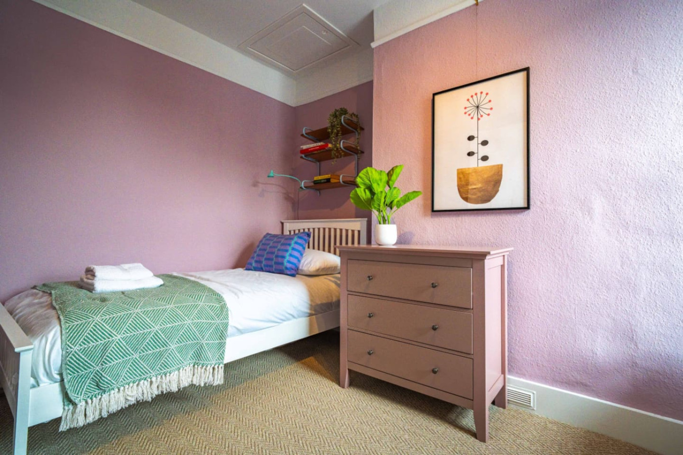 Ramsgate |Charming Seaside Cottage |Garden in 12 Rodney Street - Property image 31 - VivreStays
