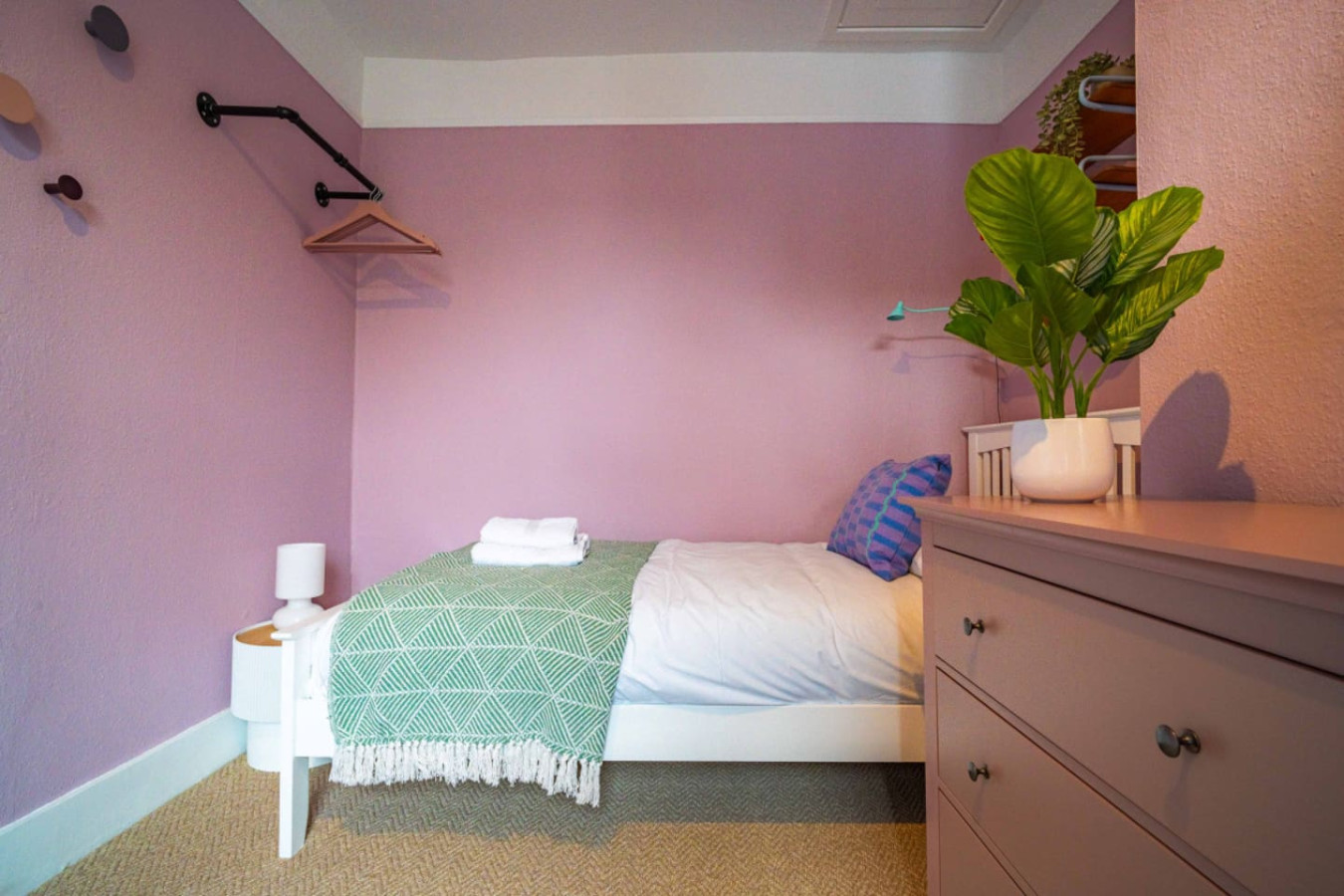 Ramsgate |Charming Seaside Cottage |Garden in 12 Rodney Street - Property image 32 - VivreStays