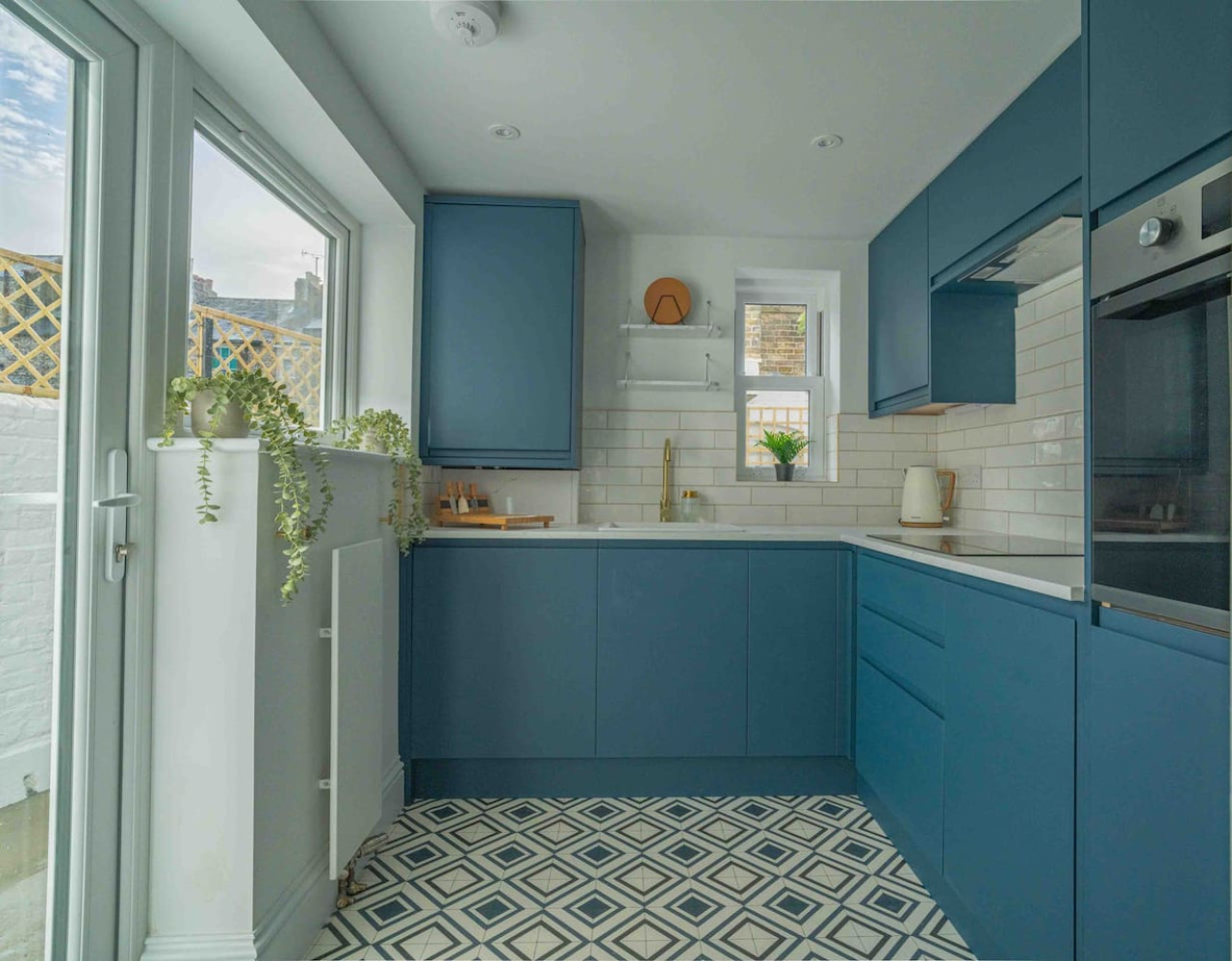 Ramsgate |Charming Seaside Cottage |Garden in 12 Rodney Street - Property image 4 - VivreStays
