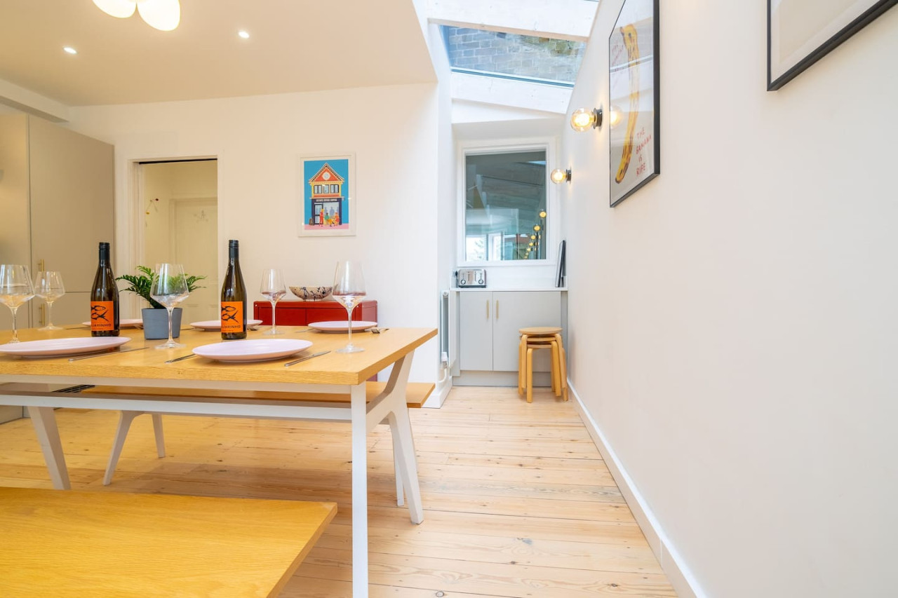 Broadstairs | ColourPop 5 Bed House | Parking | Beach/Bars 2 min in 28 York Street - Property image 23 - VivreStays