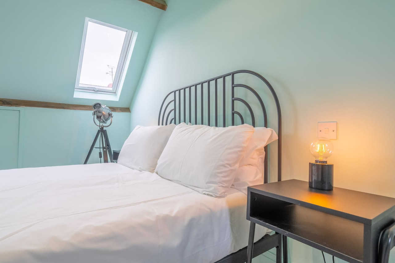 Broadstairs | ColourPop 5 Bed House | Parking | Beach/Bars 2 min in 28 York Street - Property image 49 - VivreStays